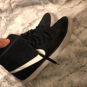 Black Nike Hightop Casual Women’s Shoe